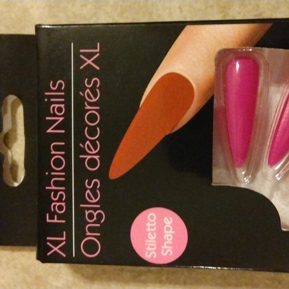 Faux nails - Picture 3 of 6